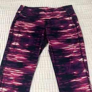 Old Navy active women’s size L purple multi color leggings